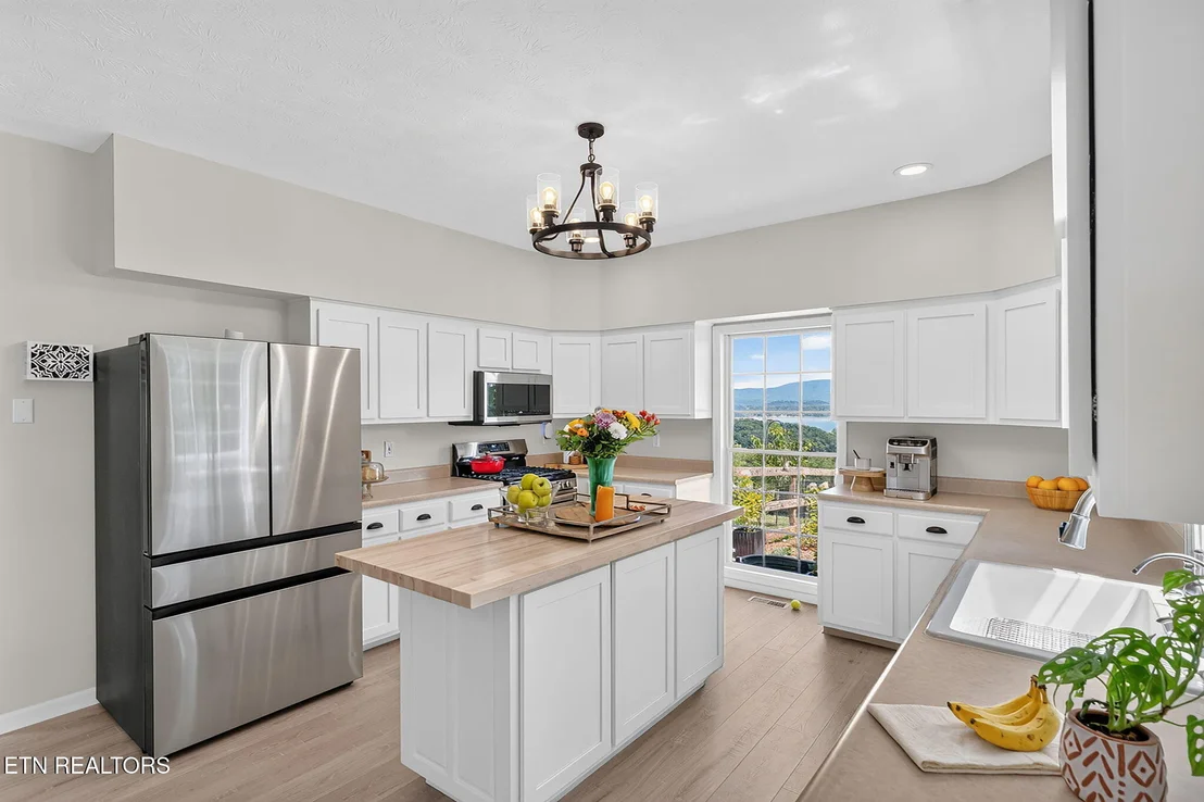 Photo of 664 Armstrong Drive