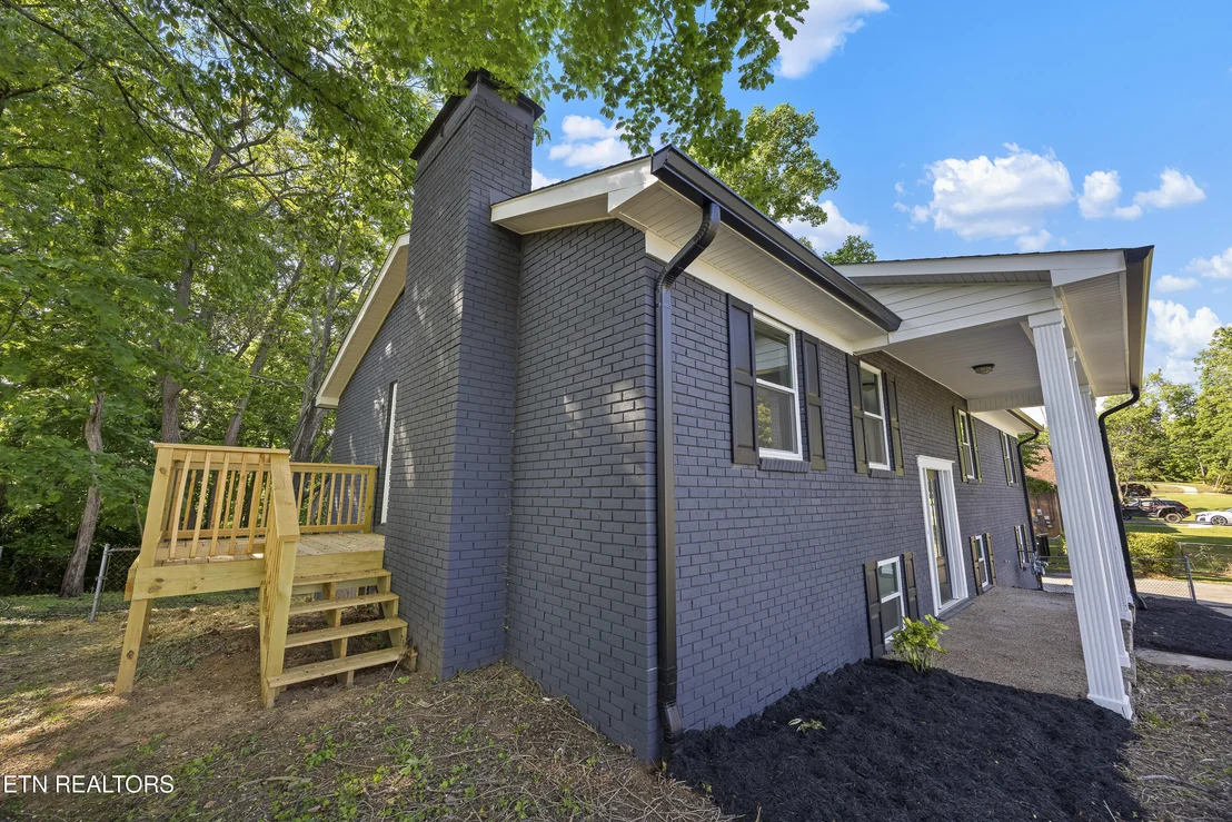 Photo of 915 Ronald Drive