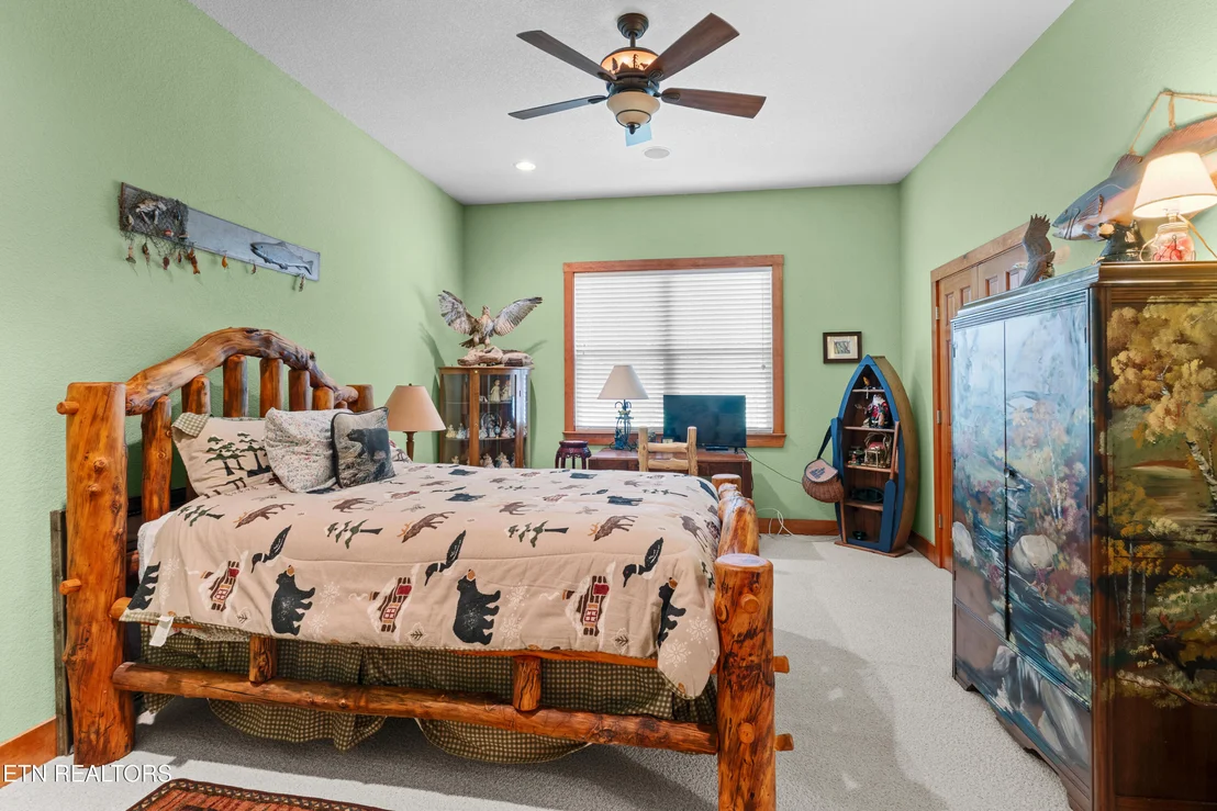 Photo of 122 Lakeside Trace