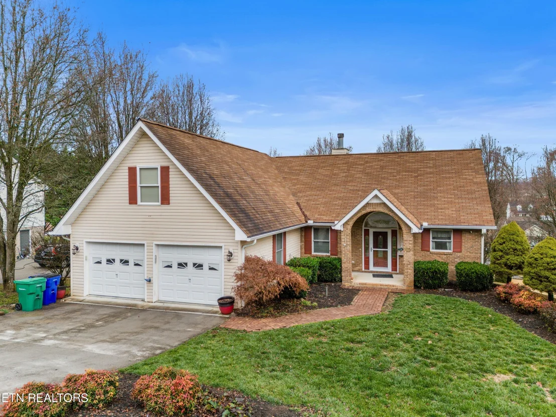 Photo of 1401 Brookfield Drive
