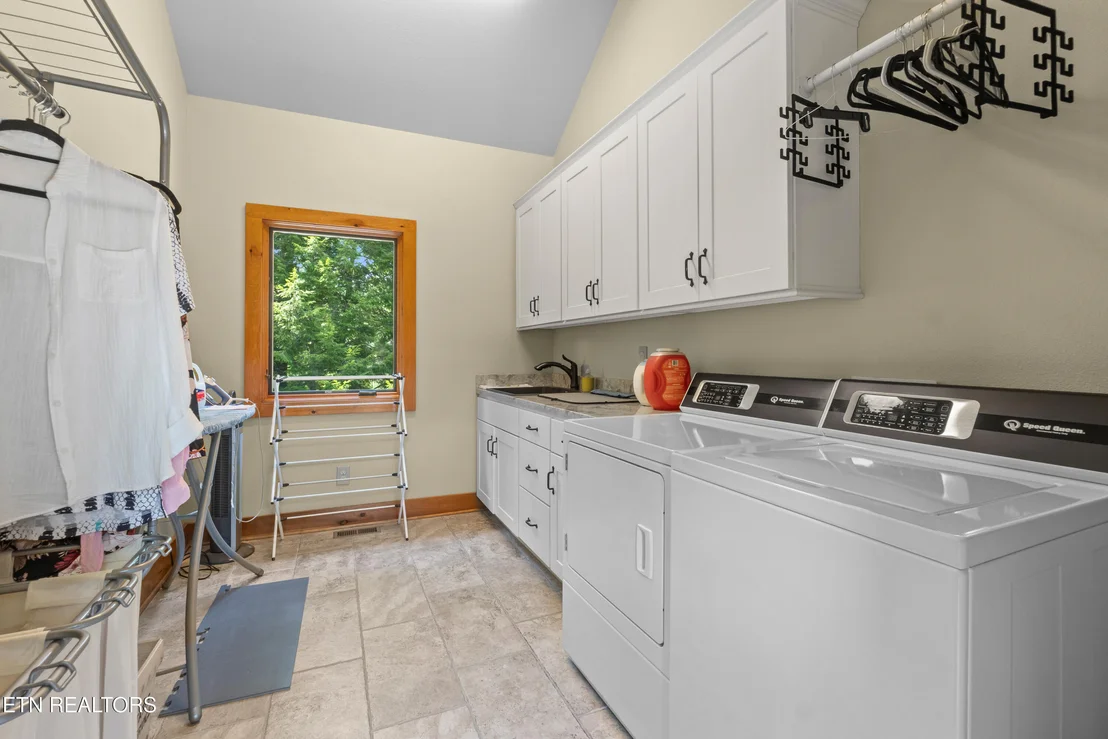 Photo of 524 Laurel Rd