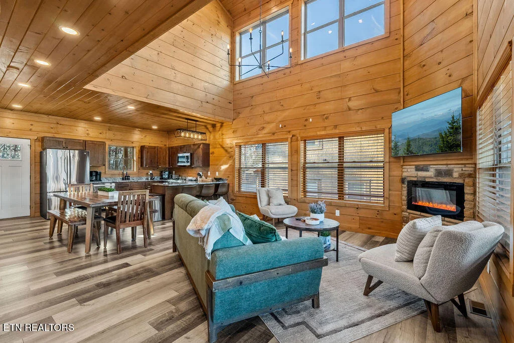 Photo of 2832 Sequoia Rd