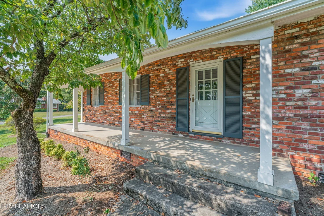 Photo of 220 Sutton Lane