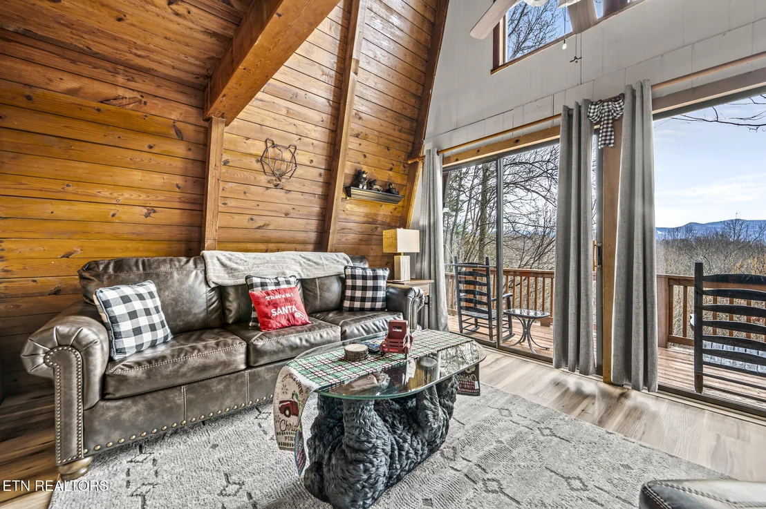 Photo of 1020 Ski View Lane