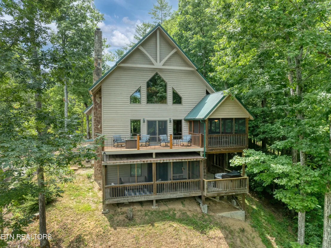 Photo of 374 Laurel Rd