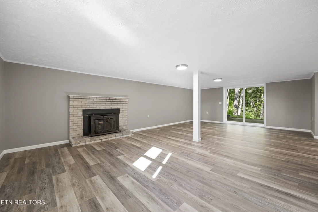 Photo of 915 Ronald Drive