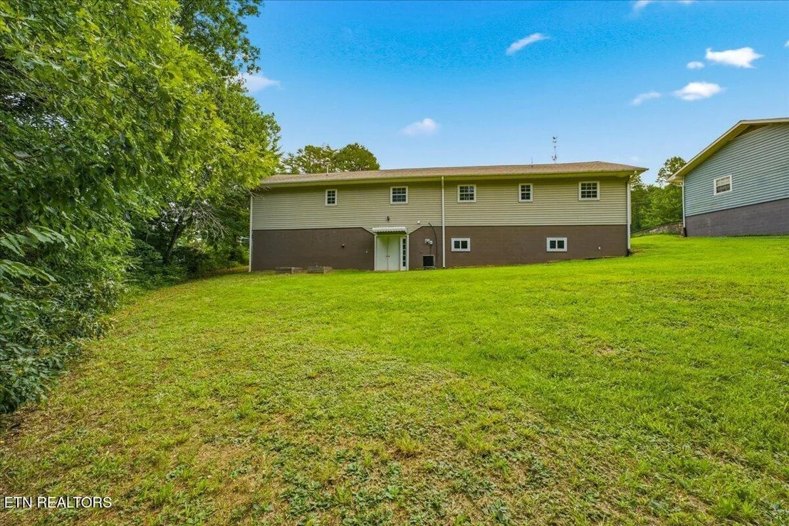 Photo of 142 Oak Drive