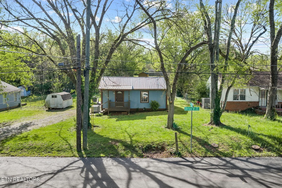 Photo of 1005 Drive D.