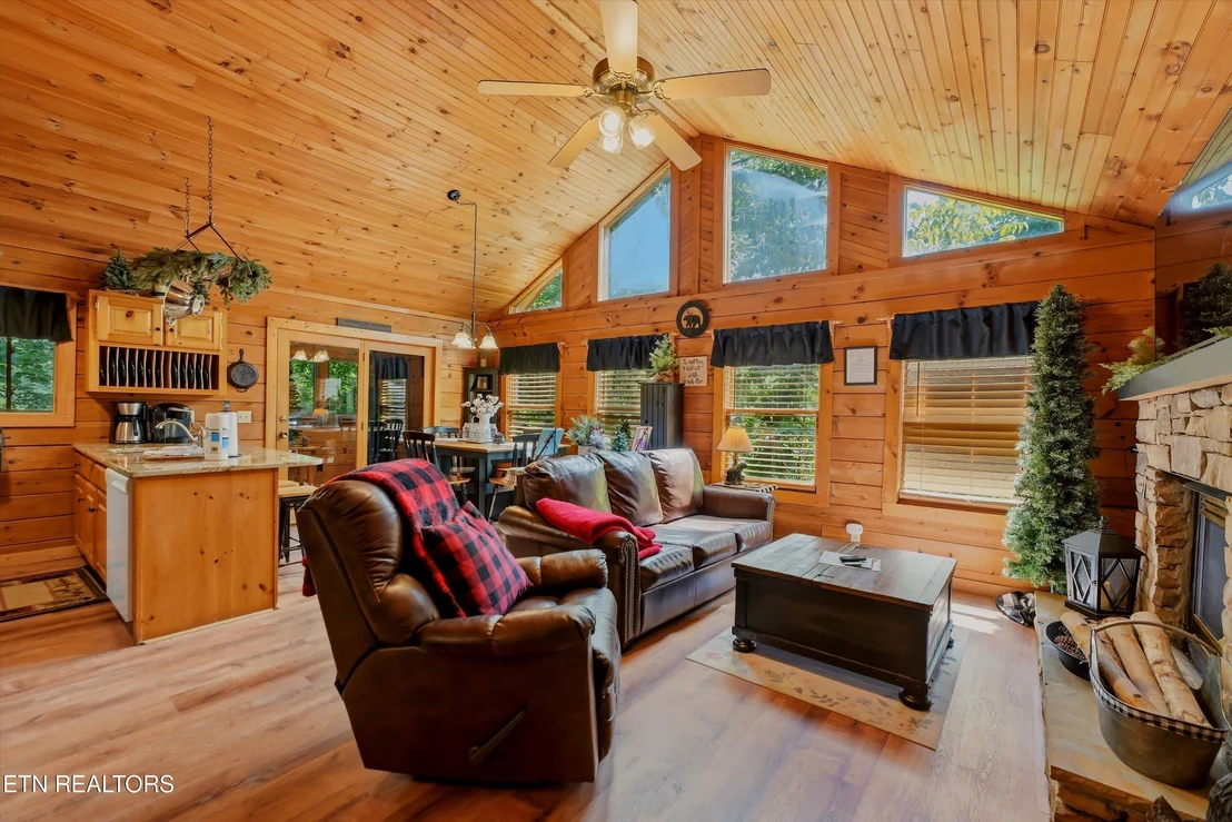 Photo of 919 Deer Run Way