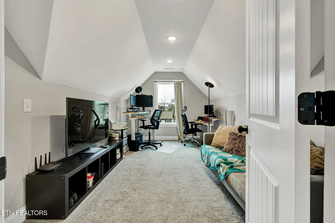 Photo of 110 NE Quail Run