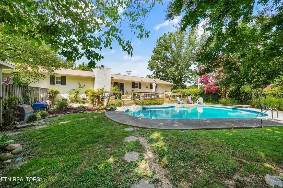 Photo of 1335 Beechview Drive