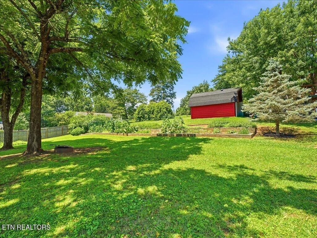 Photo of 985 Claudette Drive