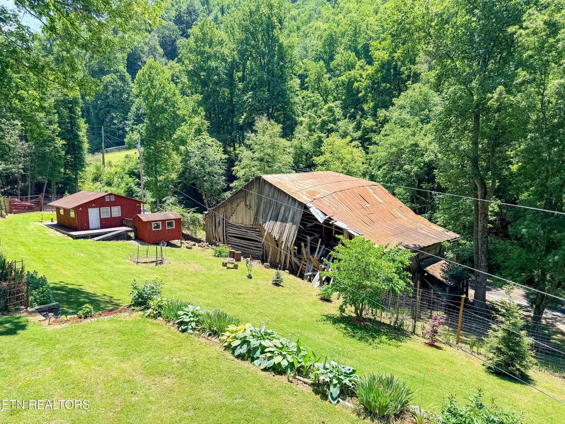 Photo of 800 Tumbling Creek Rd