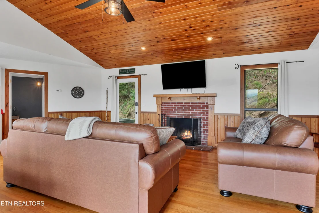 Photo of 544 Nathans Nook Rd