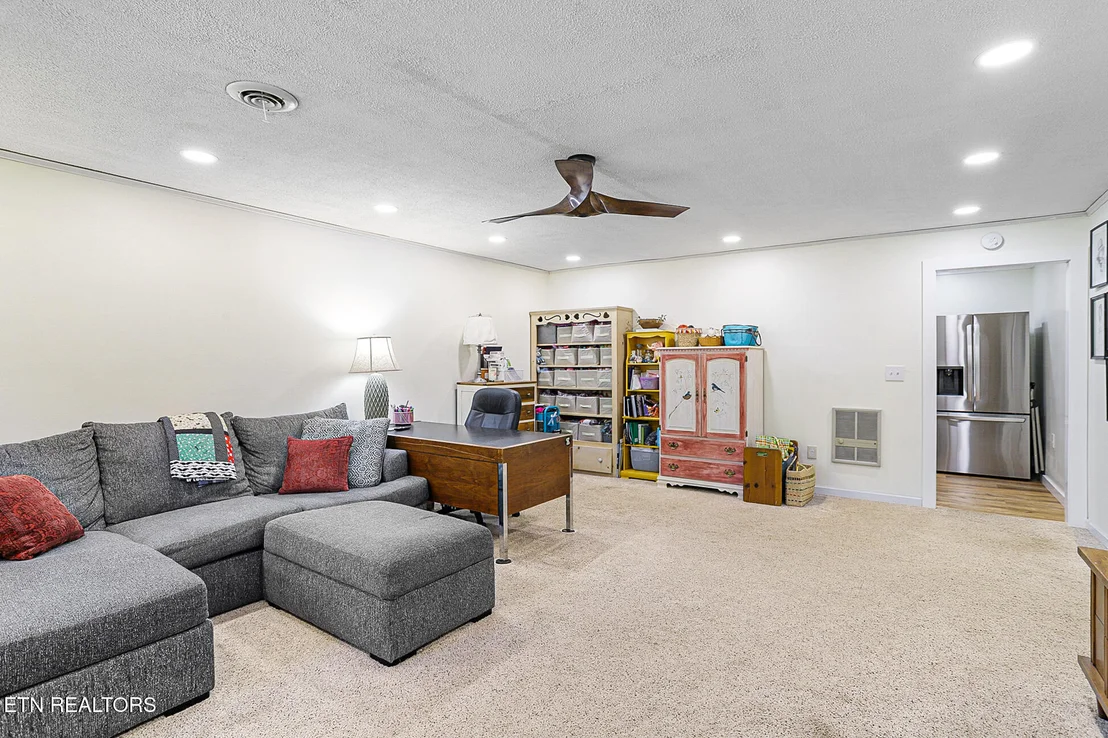 Photo of 146 Vanderview Drive