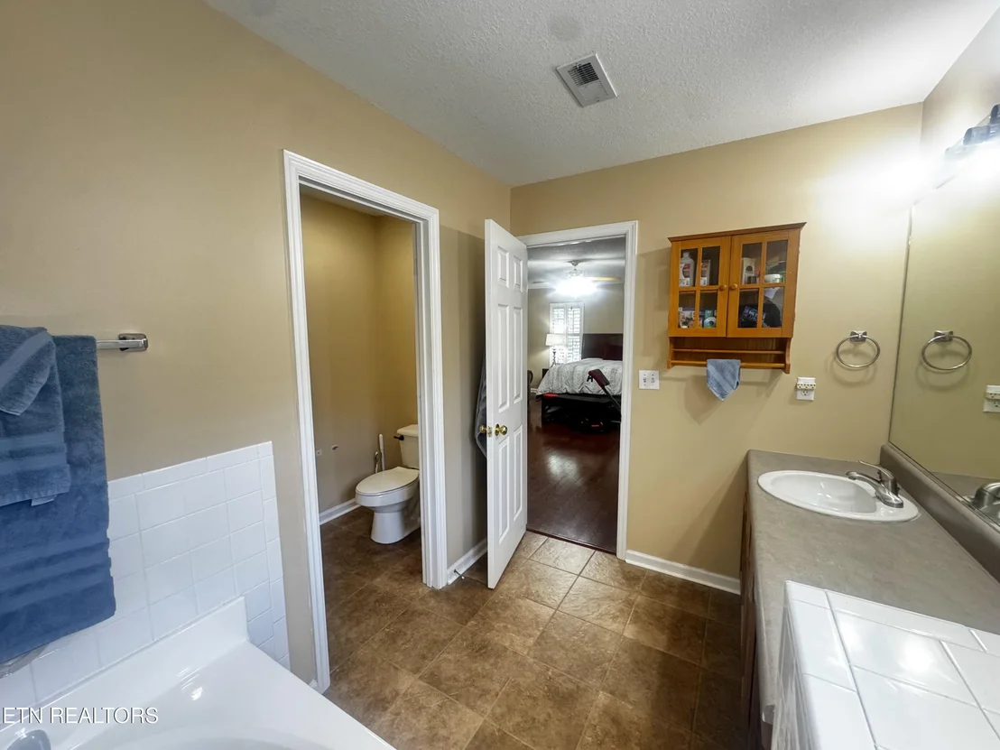 Photo of 1663 Maremont Rd