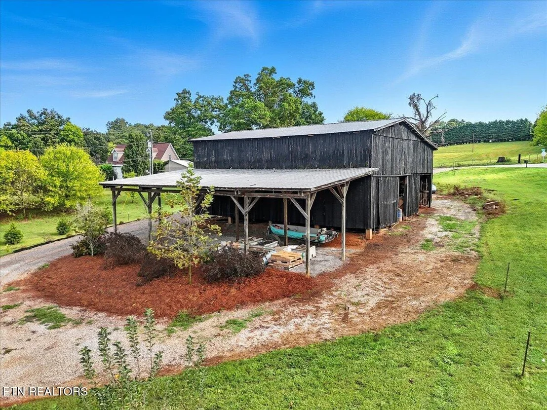 Photo of 340 Trigonia Rd