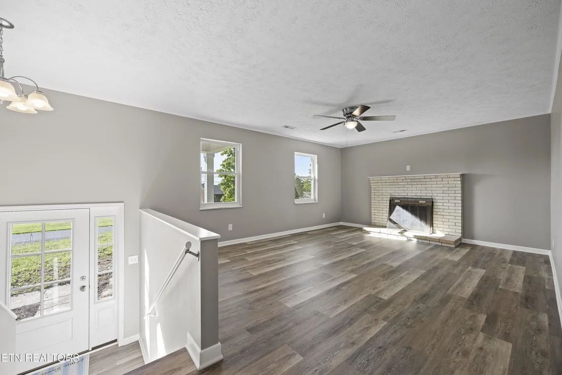 Photo of 915 Ronald Drive