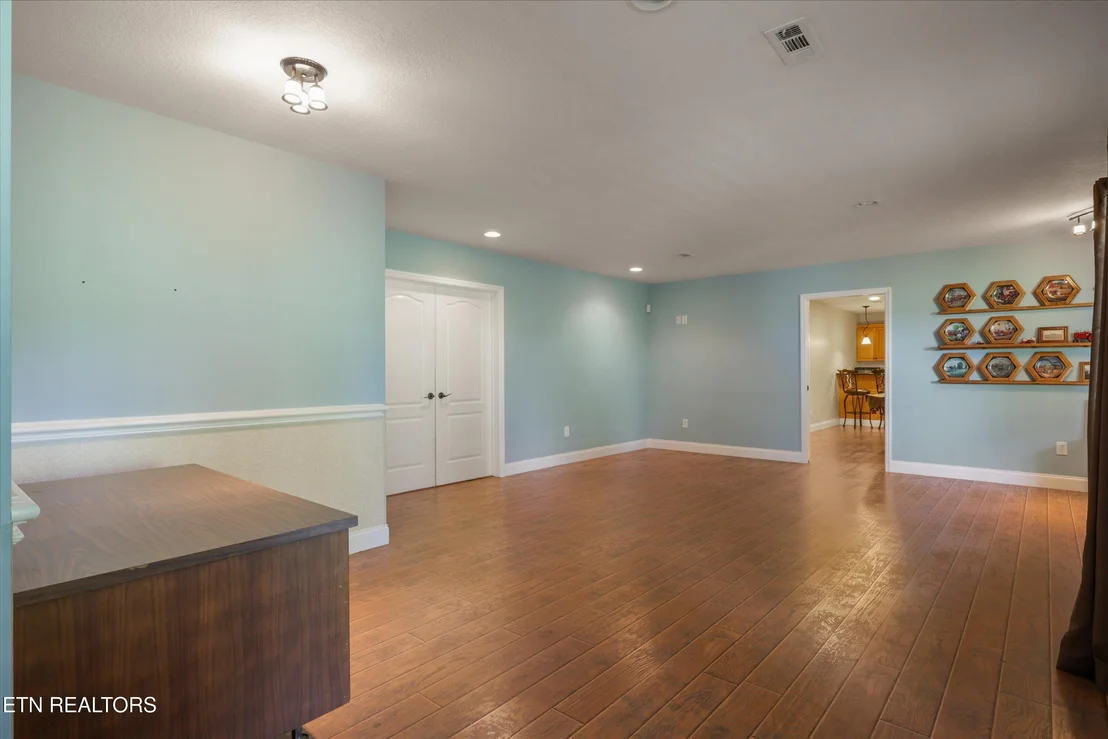 Photo of 1697 Davis Ferry Rd