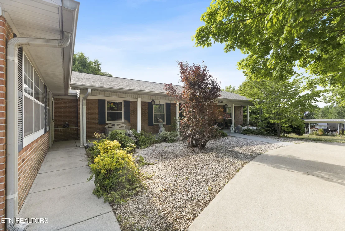 Photo of 2645 Mountain View Drive