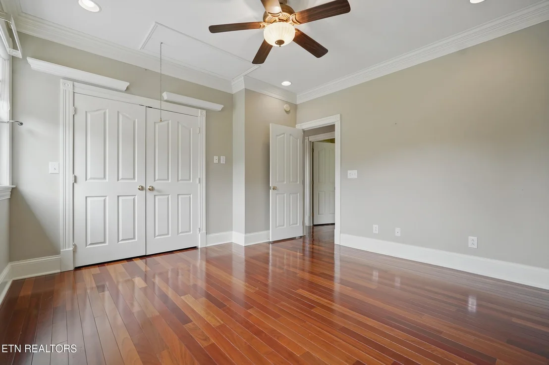Photo of 6005 Powell Valley Rd