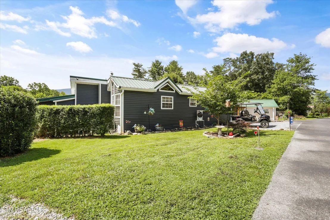 Photo of 844 Peacock Ridge Rd