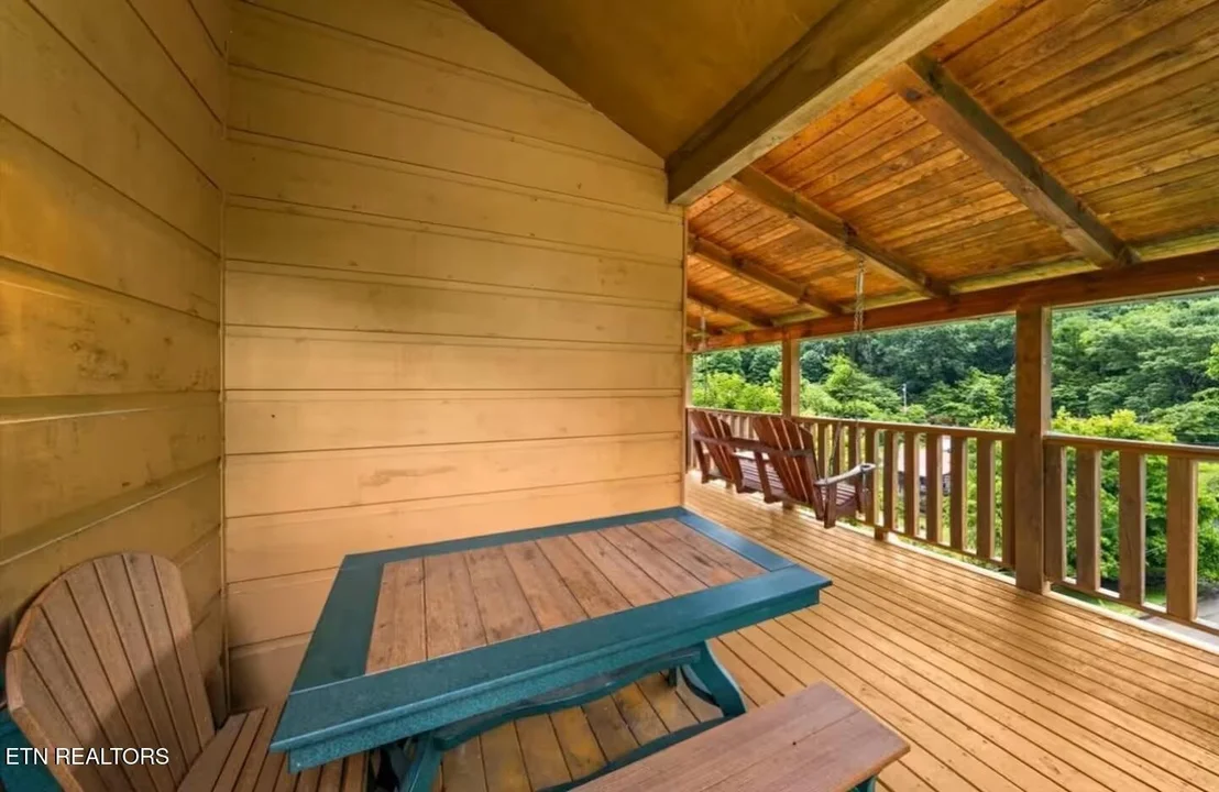 Photo of 517 Hideaway Ridge Circle