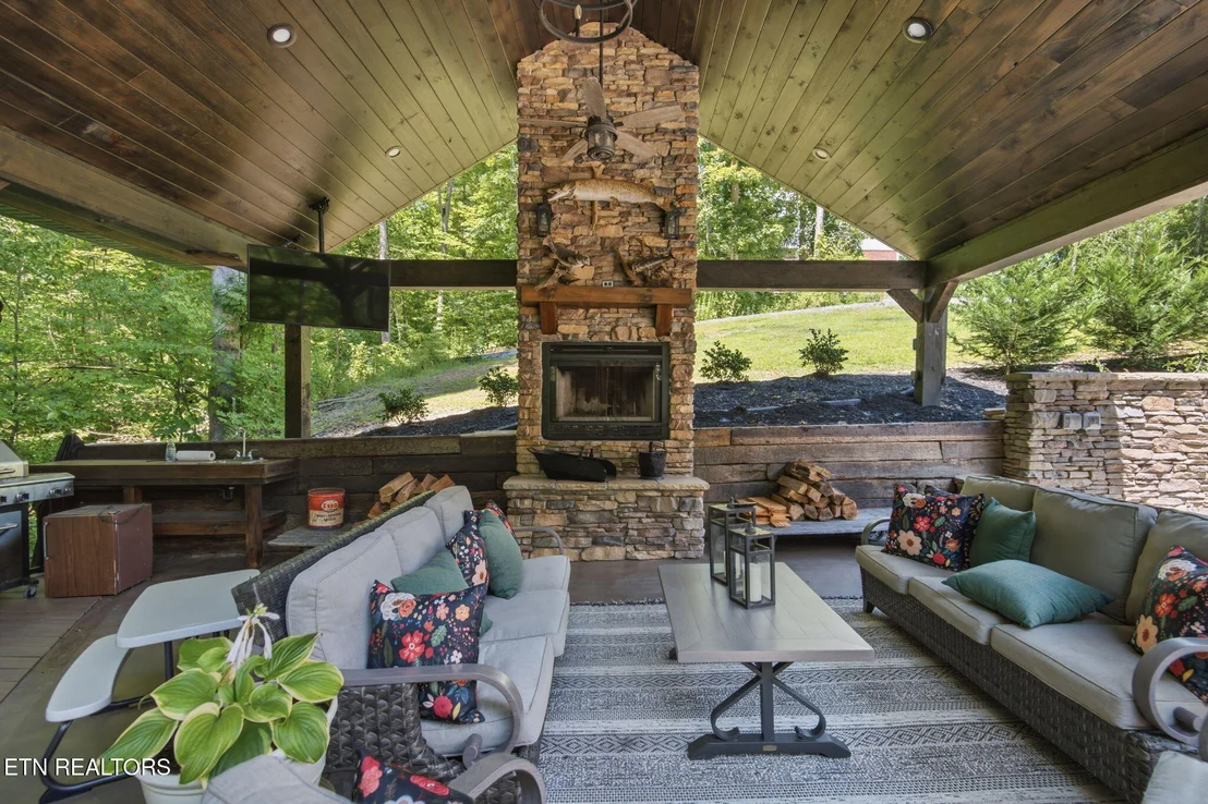 Photo of 504 Pumpkin Hollow Rd