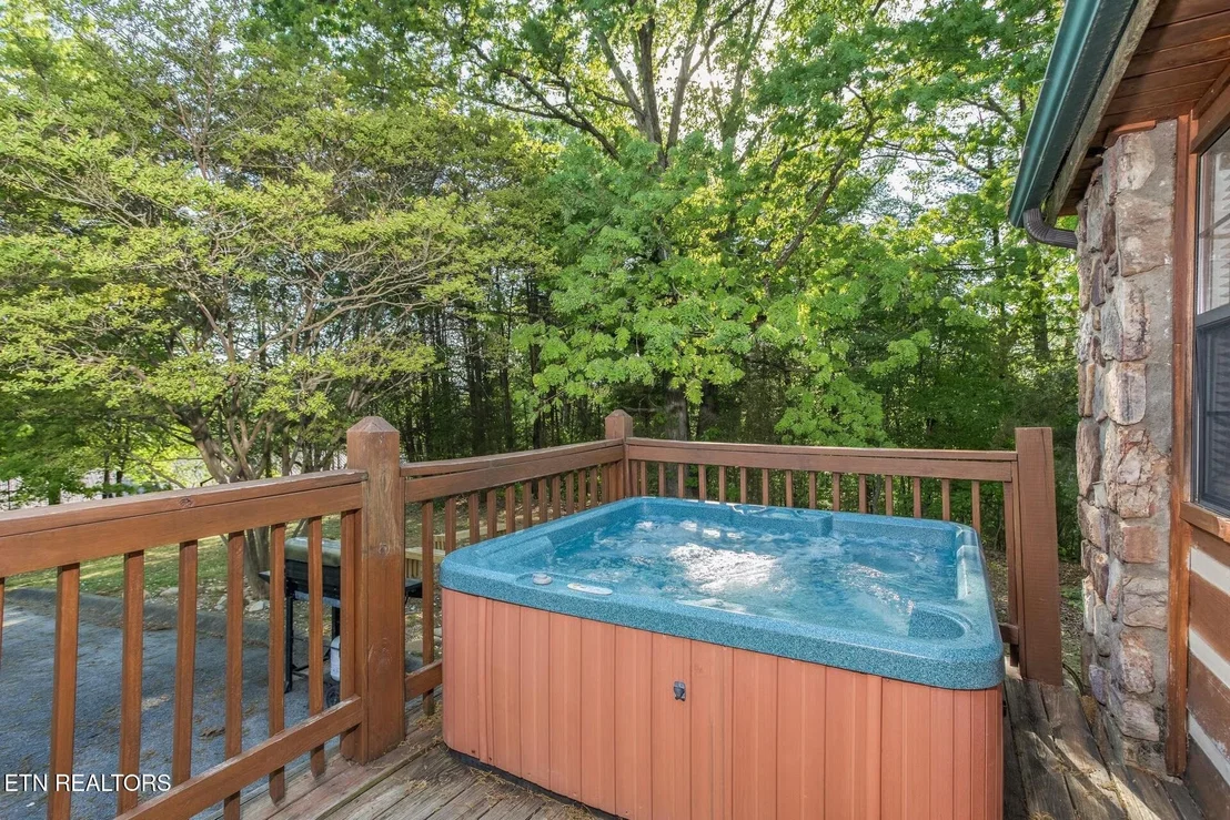 Photo of 170 Showplace Blvd