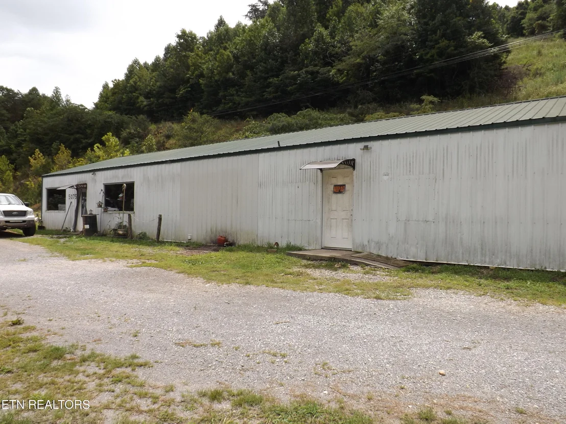 Photo of 5075 E Highway 25E