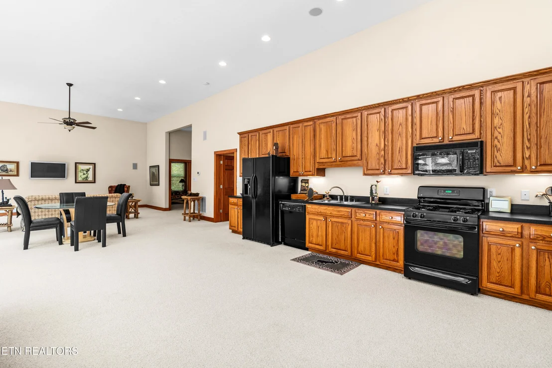 Photo of 122 Lakeside Trace