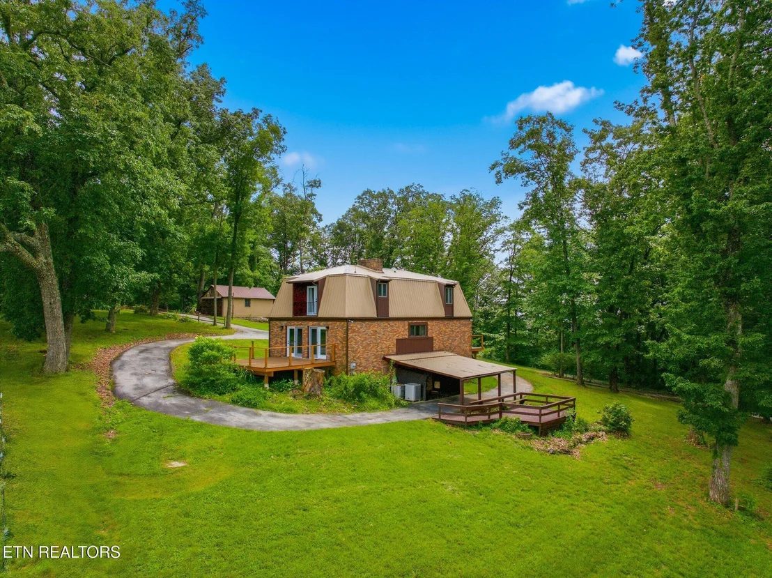 Photo of 960 Cave Rd