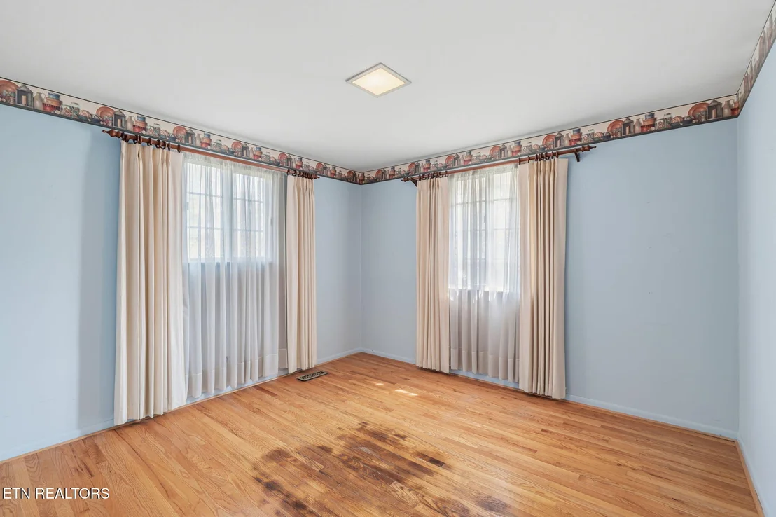 Photo of 220 Sutton Lane
