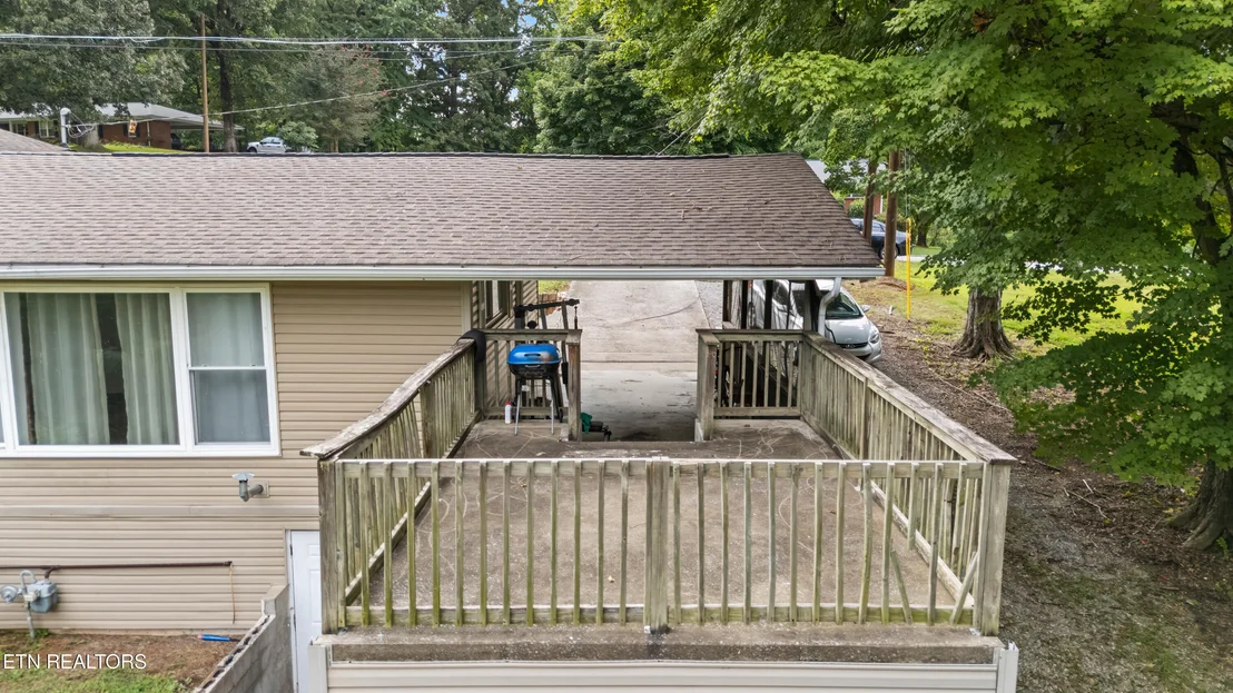 Photo of 561 Robinson Drive