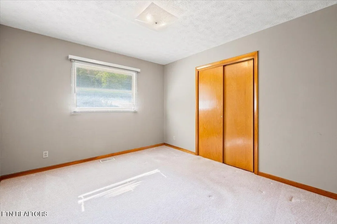 Photo of 154 E Wolf Valley Rd
