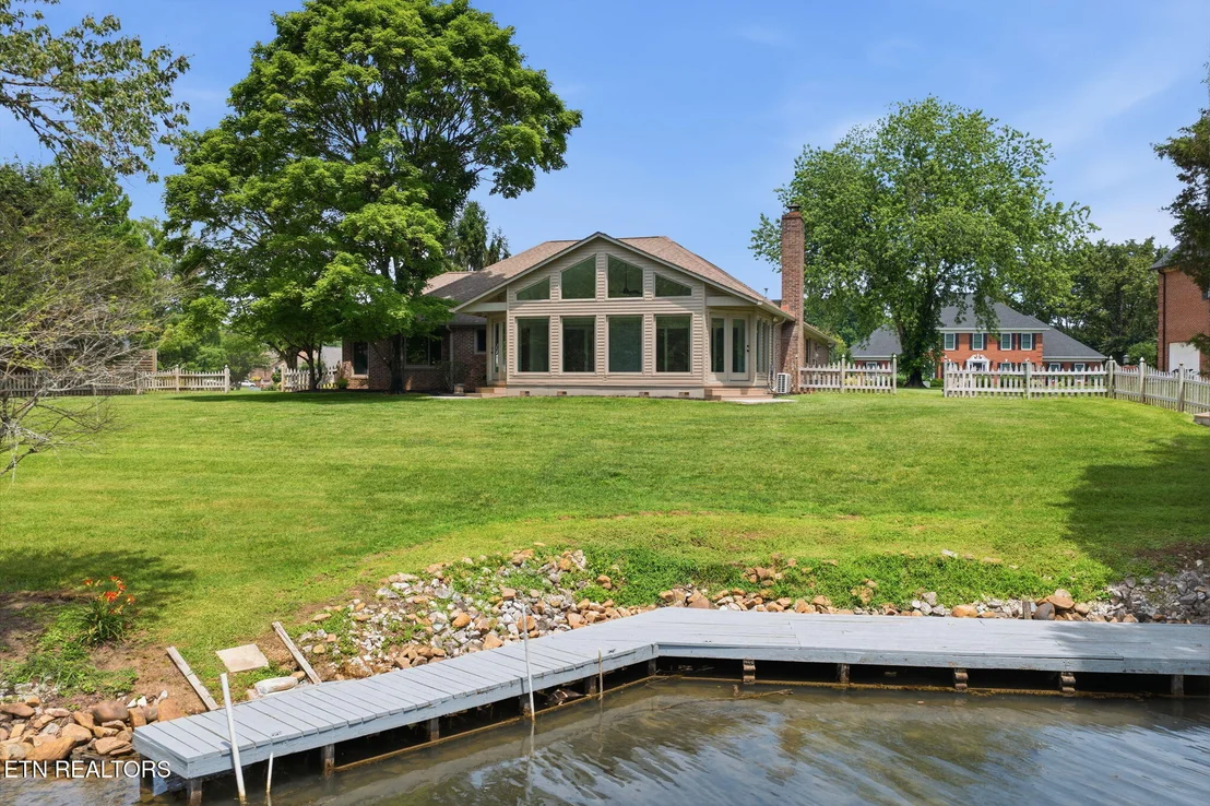 Photo of 452 Mariner Point Drive