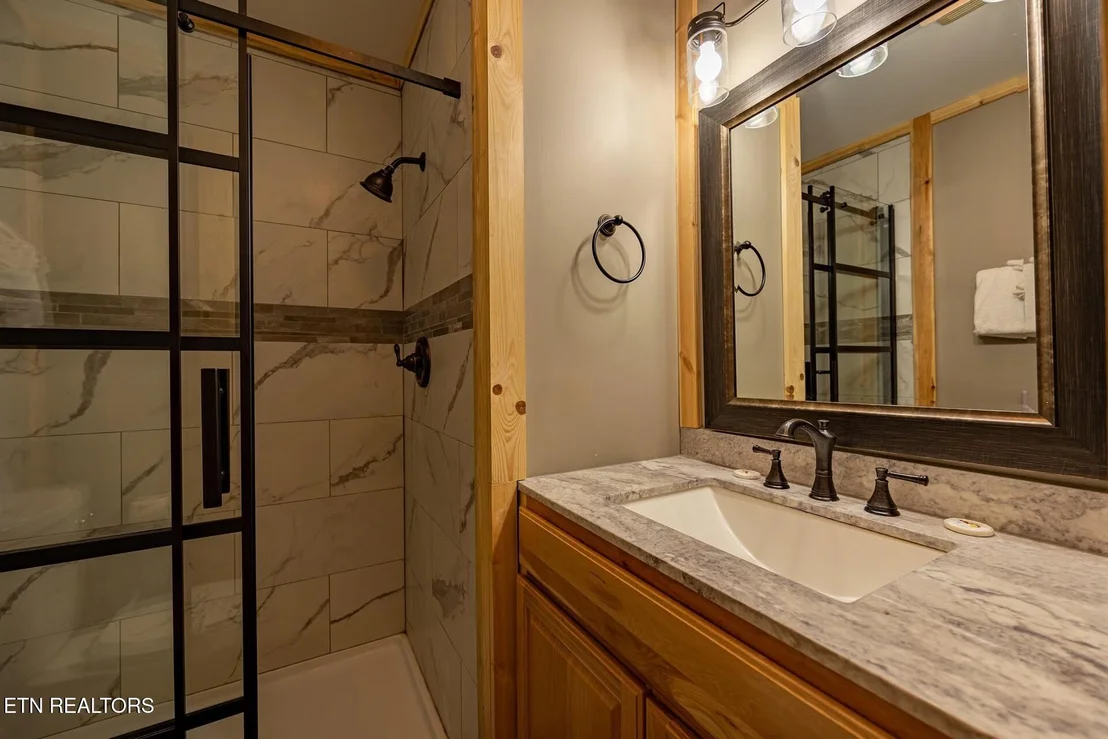 Photo of 170 Showplace Blvd