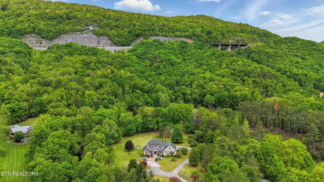 Photo of 6005 Powell Valley Rd