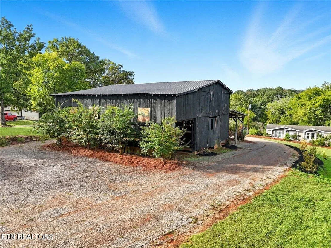 Photo of 340 Trigonia Rd