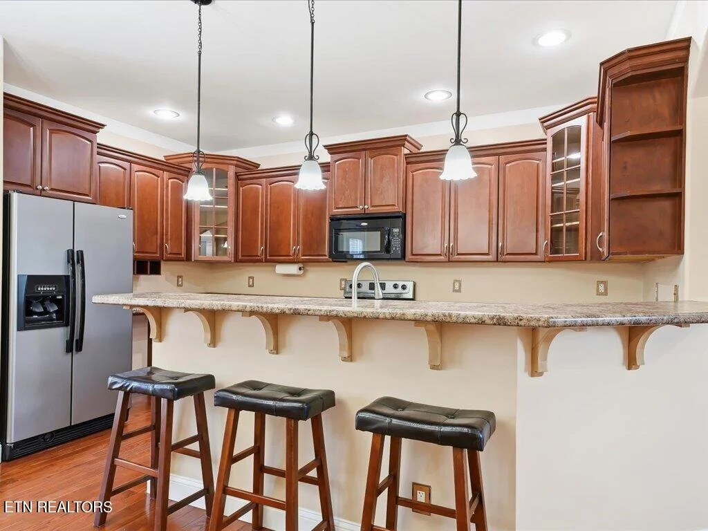 Photo of 985 Claudette Drive