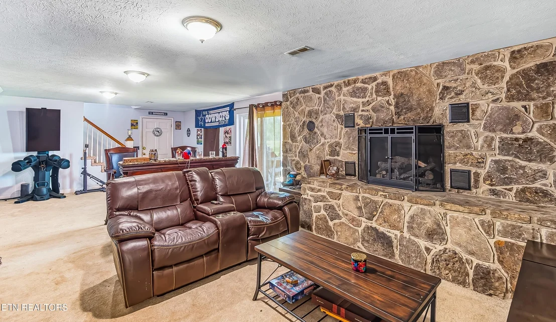 Photo of 382 Edgelake Drive