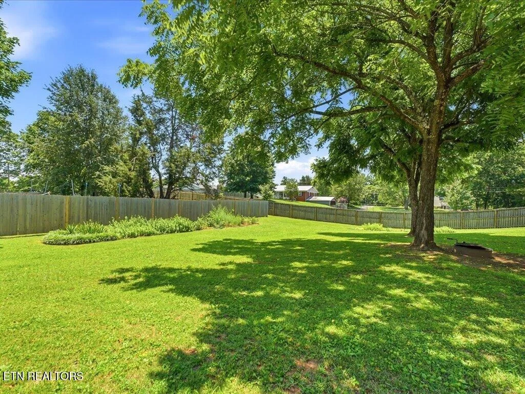 Photo of 985 Claudette Drive