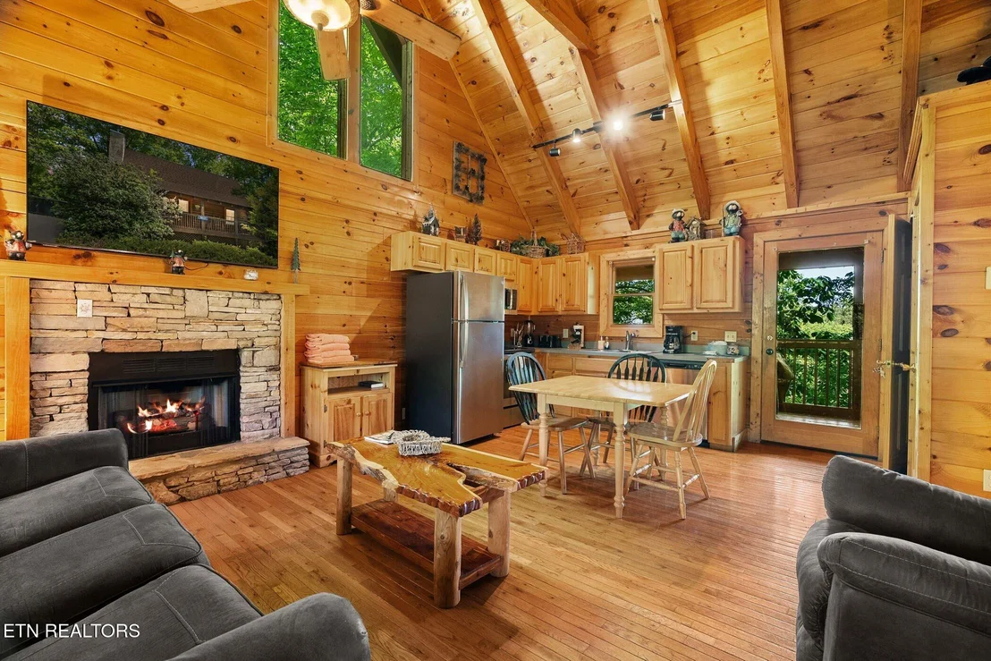 Photo of 746 Nighthawk Way