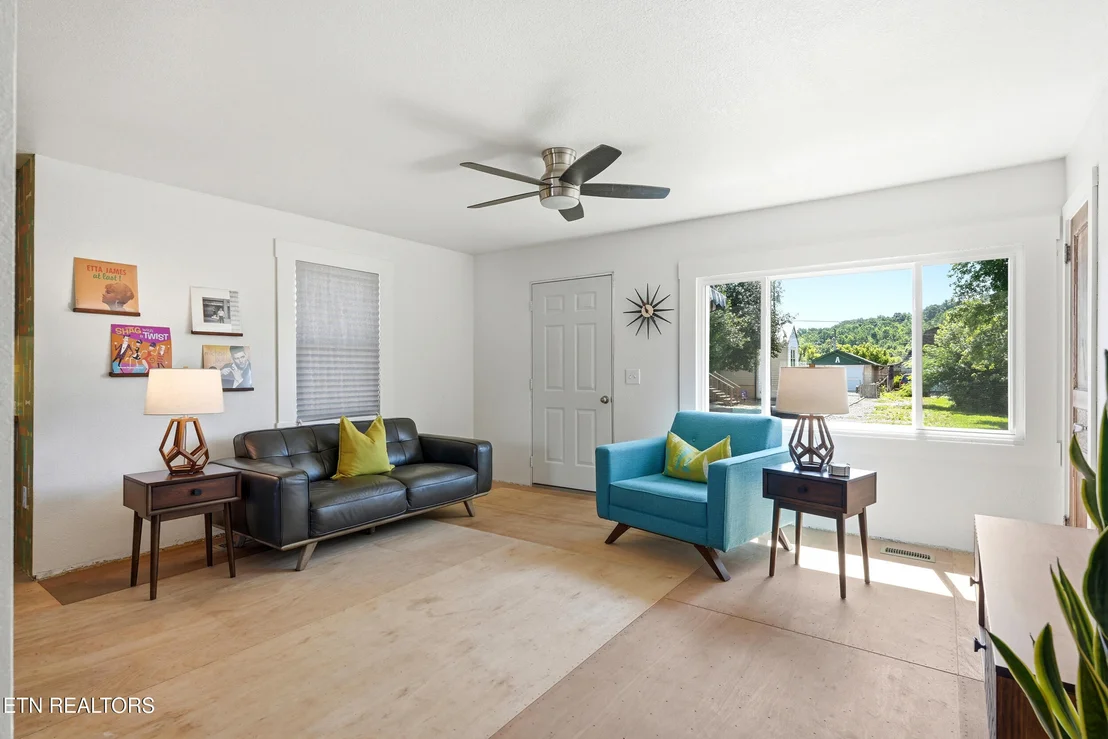 Photo of 1128 Huffland Drive