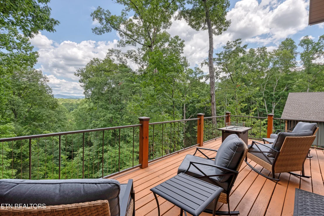 Photo of 374 Laurel Rd