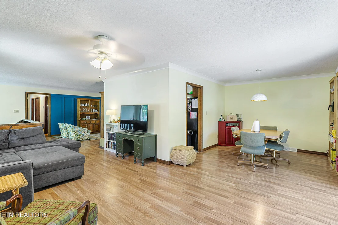 Photo of 146 Vanderview Drive