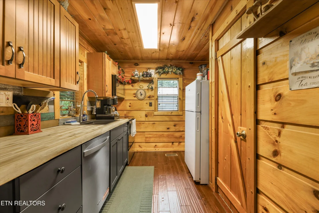 Photo of 4424&4428 Grindstone Ridge Rd