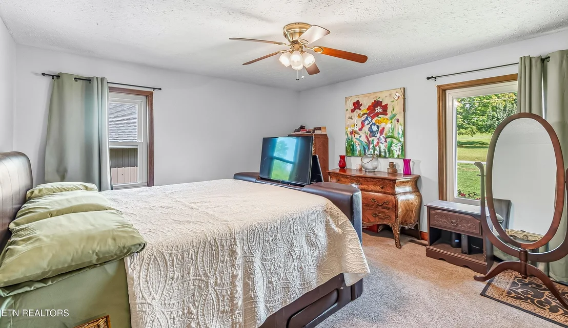 Photo of 382 Edgelake Drive