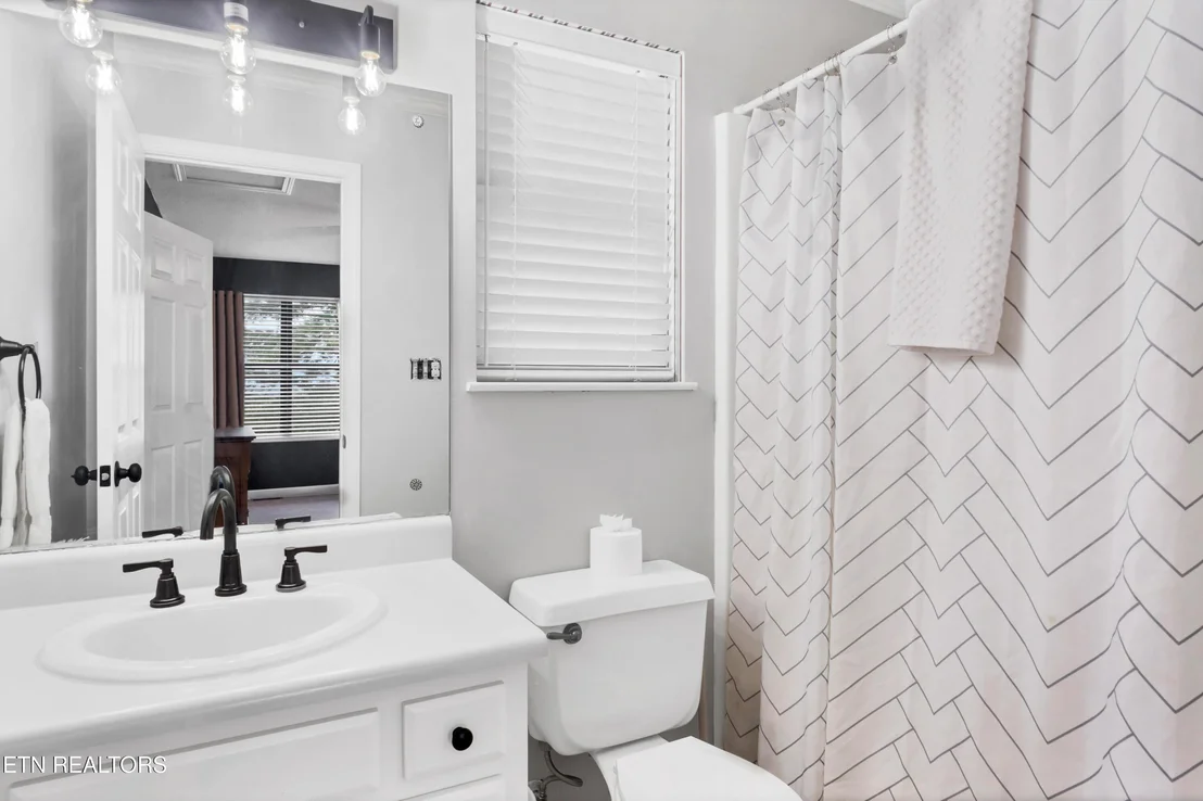 Photo of 544 Nathans Nook Rd
