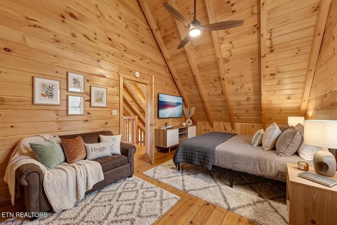 Photo of 1247 Secona Way